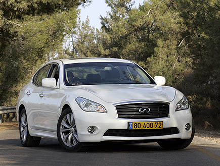 Infiniti M (צילום: נעם וינד)